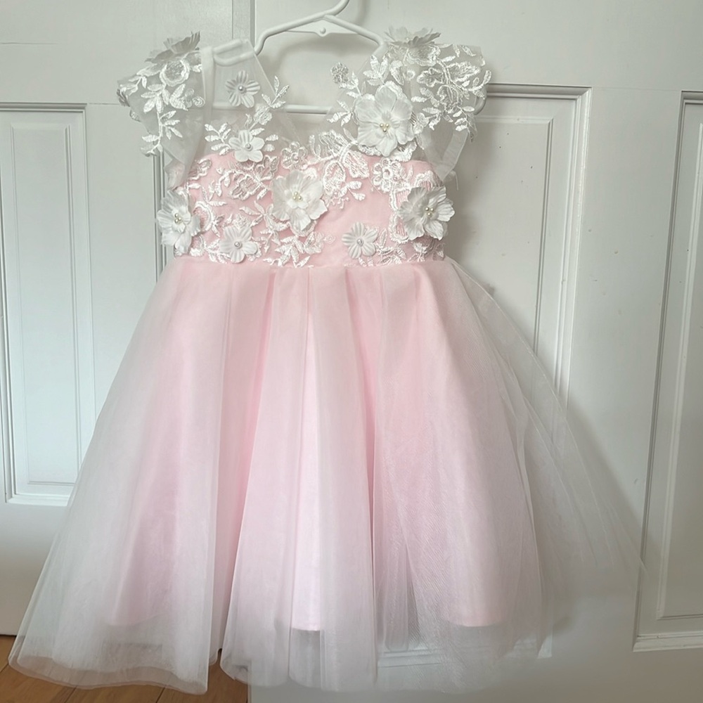 A-line V-Neck Knee-Length Lace/Tulle Flower Girl Dress